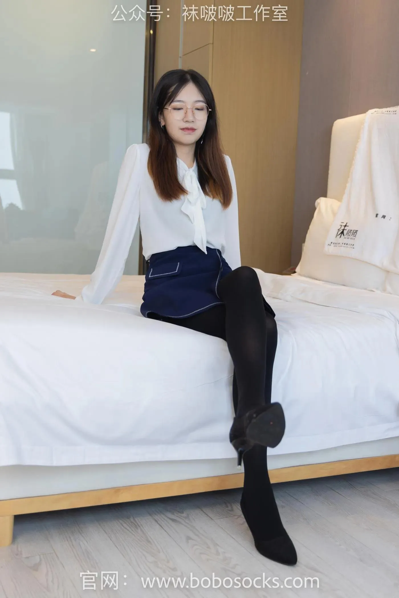 [BoBoSocks袜啵啵]NO.114 小甜豆-高跟鞋、帆布鞋、肉丝、厚黑丝 [175P]插图9